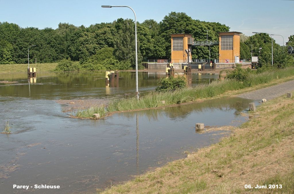 Hochwasser- 2013_06_06-001-Parey-Schleuse.jpg